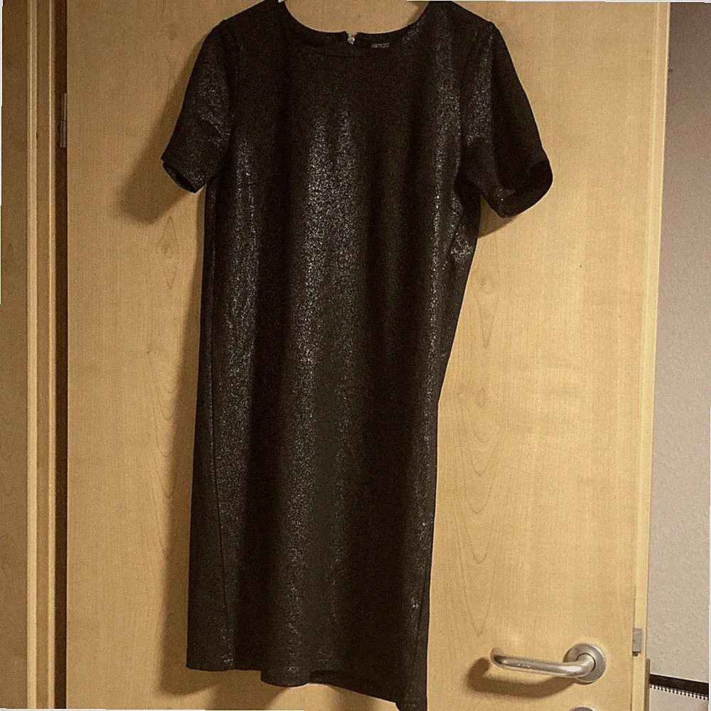 ESMARA Damen Etuikleid Schwarz Glitzer Stretch Kurzarm Knie 36/38 RV