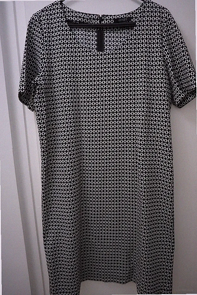 Esmara Etui Kleid Weiß Schwarz Raute Motiv Gr 40 gut erhalten