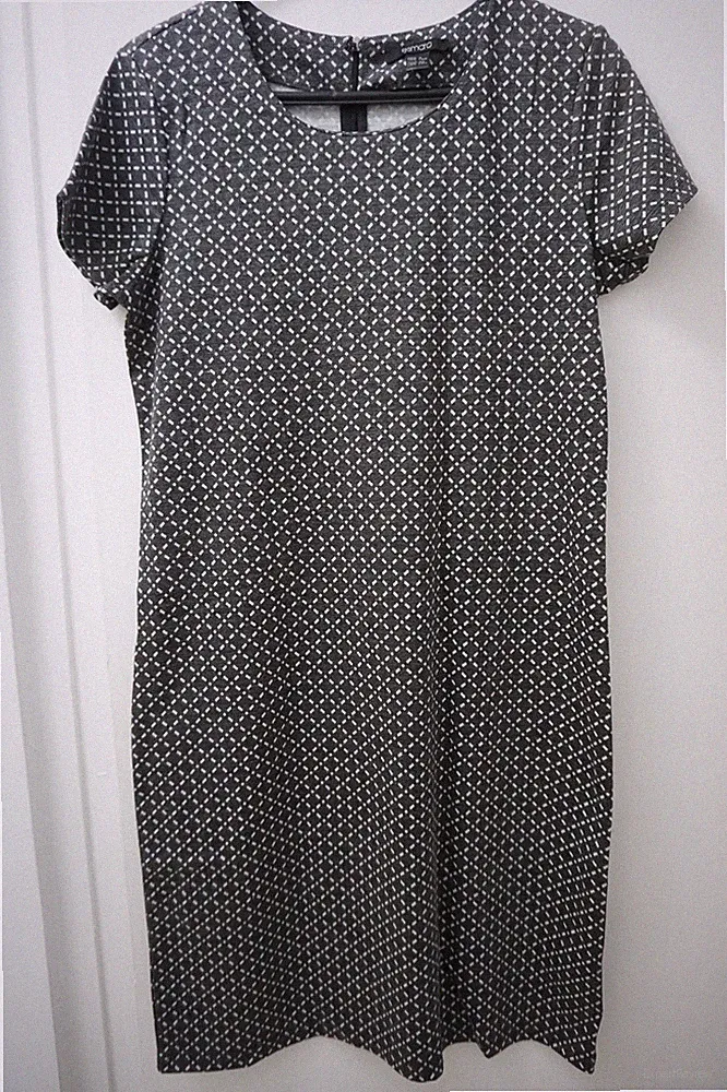 Esmara Stretch Etui Kleid Weiß Grau mit Motiv Gr 36-38 gut erhalten