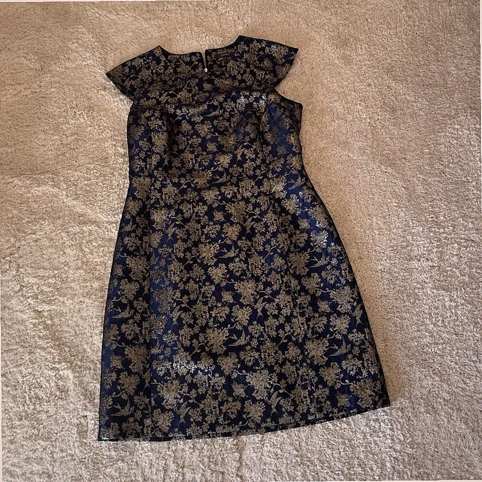 Esprit Damen Etuikleid Blau/Silber Blumen Jacquard Glitzer Gr. 40 RV