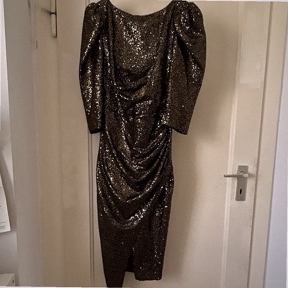 Esprit Damen Etuikleid Midi Gold Pailletten V-Ausschnitt Puffärmel Gr. M