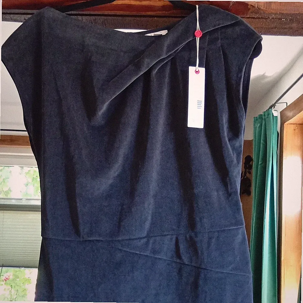 Esprit Damen Etuikleid Midi schwarz Gr. L ärmellos Reißverschluss NP 69,95 Euro