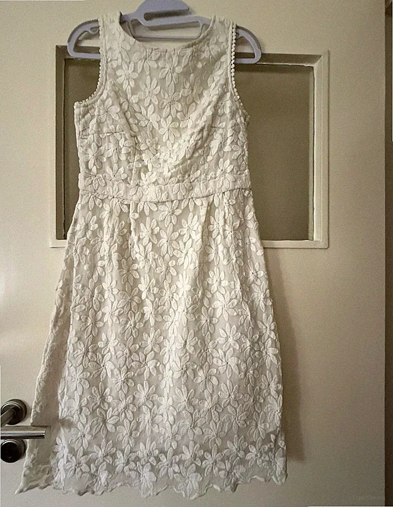 Esprit Damen Kleid Weiß Spitze Blumen A-Linie Rundhalsausschnitt Ärmellos Gr. 36