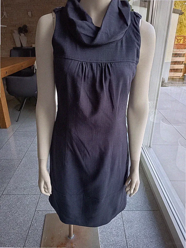 Rollkragen Etui kleid