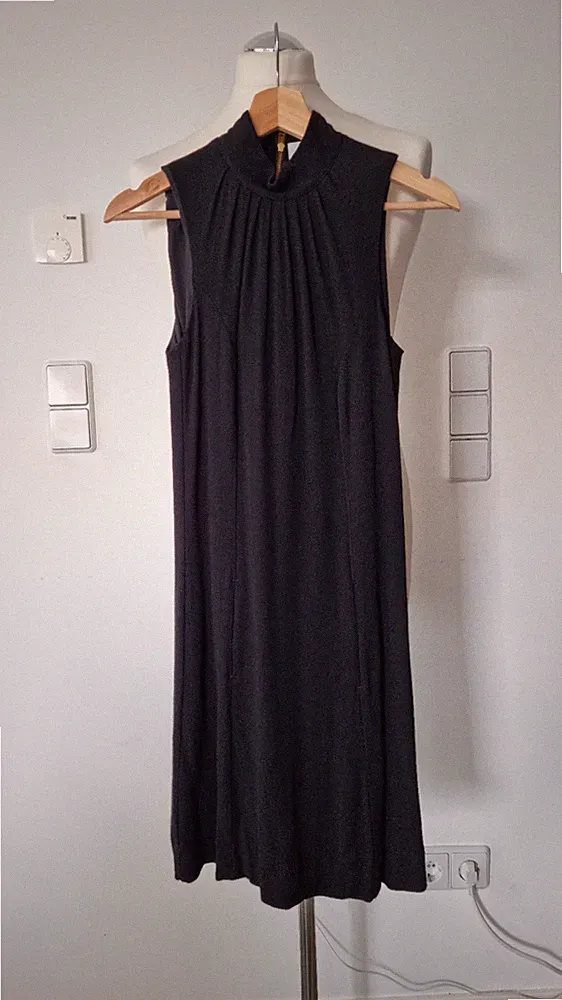 ESPRIT Kleid Schwarz Gr. 36 S Ärmellos Stehkragen Feinstrick Elegant