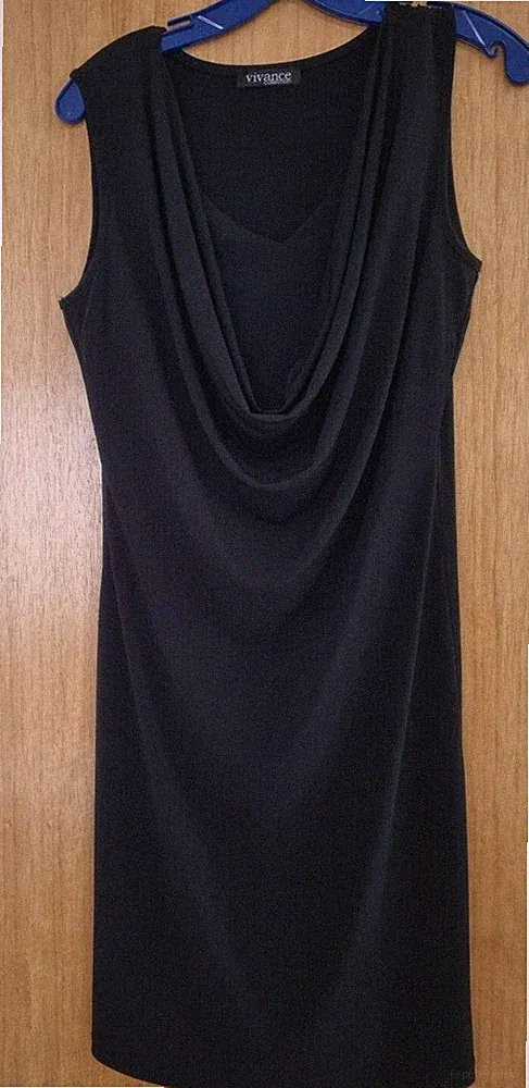 Etui-Kleid, schwarz, GR 38 mit Wasserfallkragen