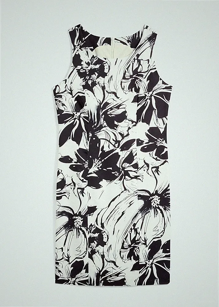 Etuikleid aus Satin Gr. 42 Wollweiß Schwarz Geblümt Sommerkleid Etui-Kleid Neu