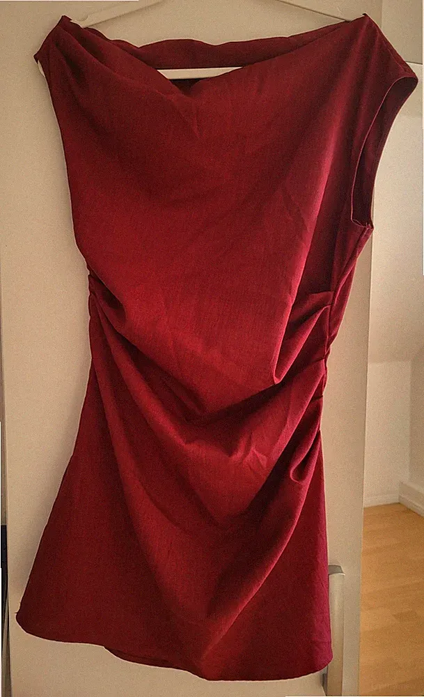 Etuikleid Burgunderrot Gr. M Polyester U-Boot-Ausschnitt, Kurz, Falten