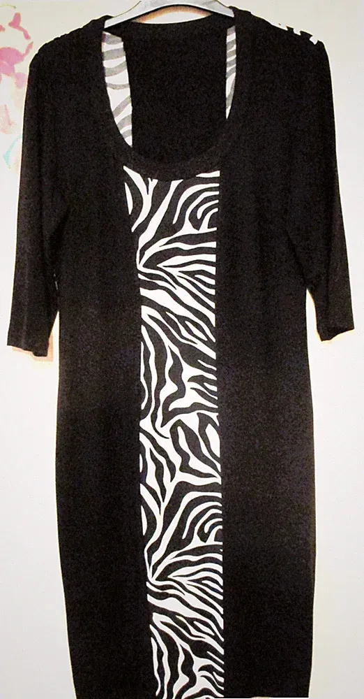 Etuikleid Damenkleid schwarz/weiß Animal-Print Zebra Größe 36/38 midi 3/4 Ärmel