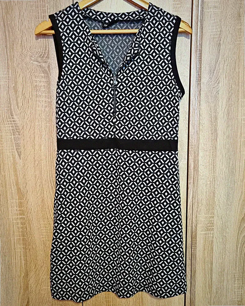 Etuikleid Gr. 40 schwarz/weiß geometrisch ärmellos V-Ausschnitt RV Janina Damen