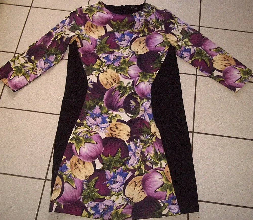 ETUIKLEID Gr. L 40 42 SCHWARZ Bunt Stretchkleid Früchte Obst Kleid ITALY neu