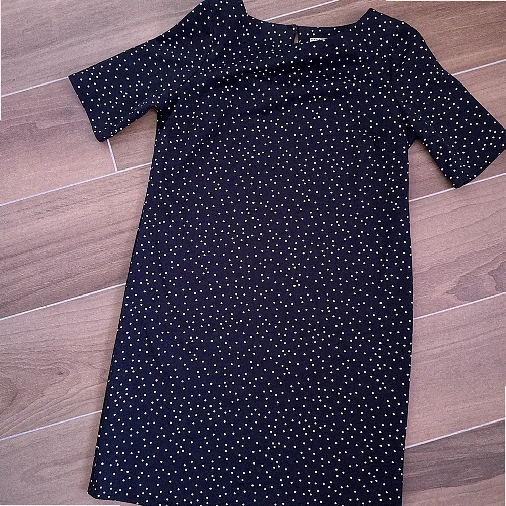Etuikleid Kleid Schwarz Gepunktet Gr.38