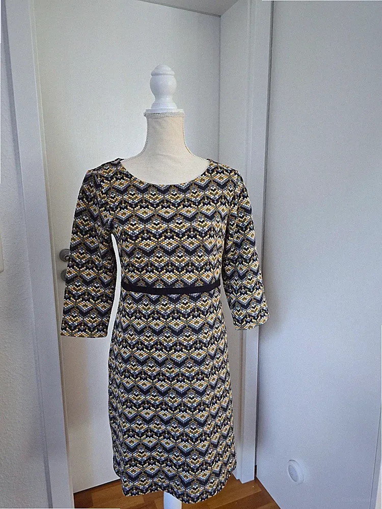 Etuikleid/Kleid von More & More, dunkelblau, grau, beige, gelb, 38, wie neu