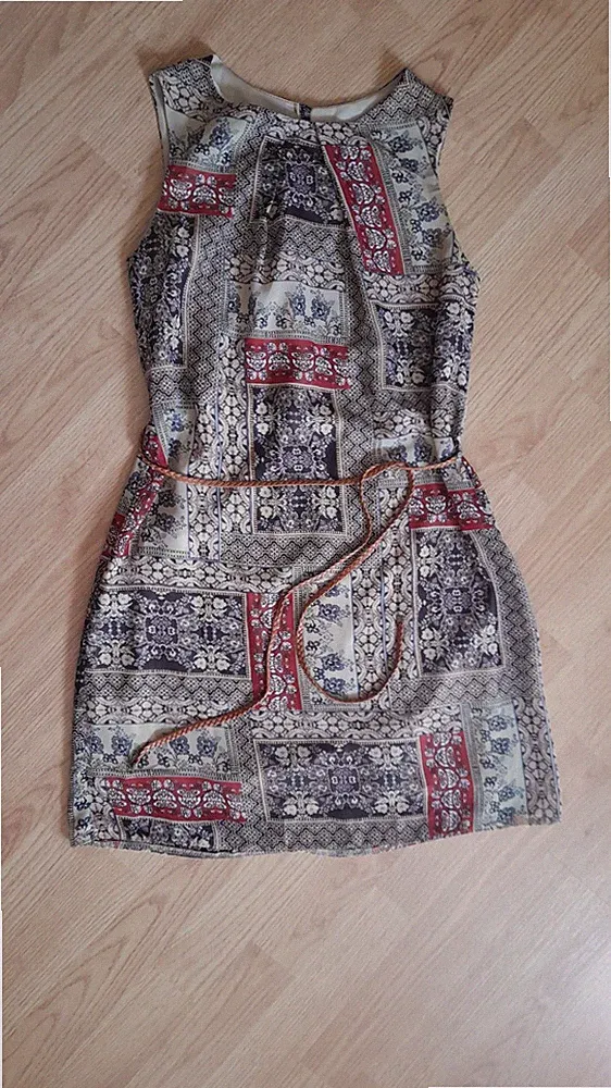Etuikleid m. Ornamentmuster Gr. 32/34 toller Schnitt Bindegürtel ärmellos XXS/XS
