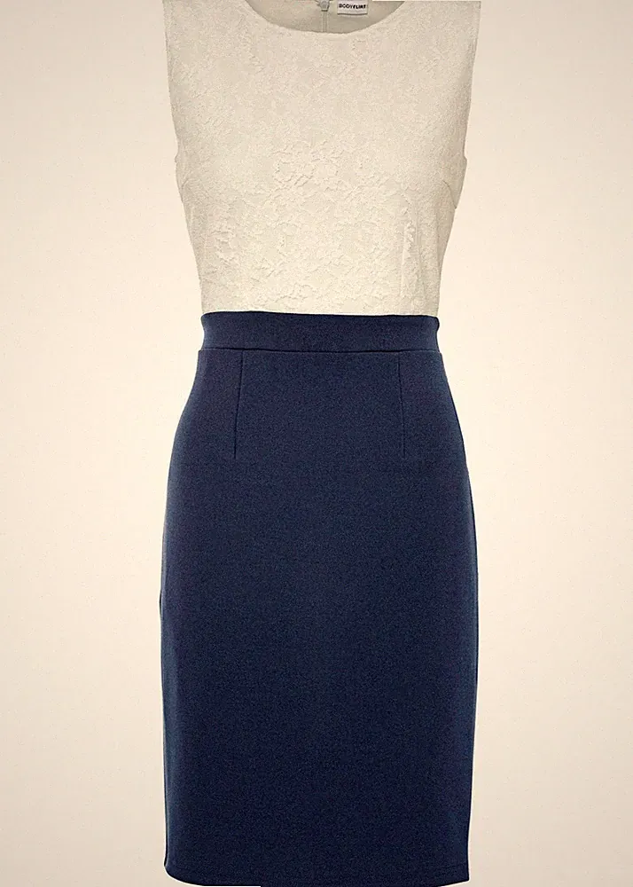 Etuikleid mit Spitze Kurz Gr. 52 Wollweiß Dunkelblau Neu Kurzes Abend-Dress
