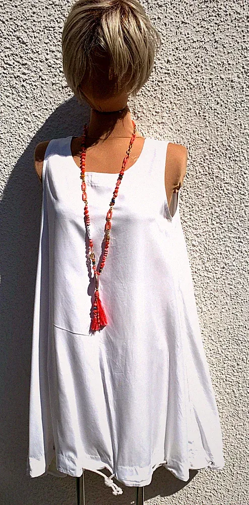EXCLUSIVES MOTEL Designer Kleid weiss A-Linie mit Kordeldetail im Saum Gr. M