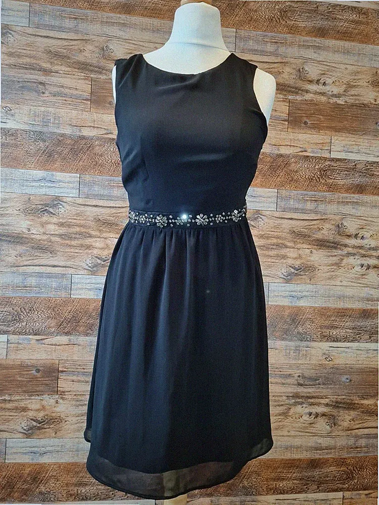 F&F Cocktailkleid schwarz verziert UK 8 Strass Taille A-Linie Party LBD