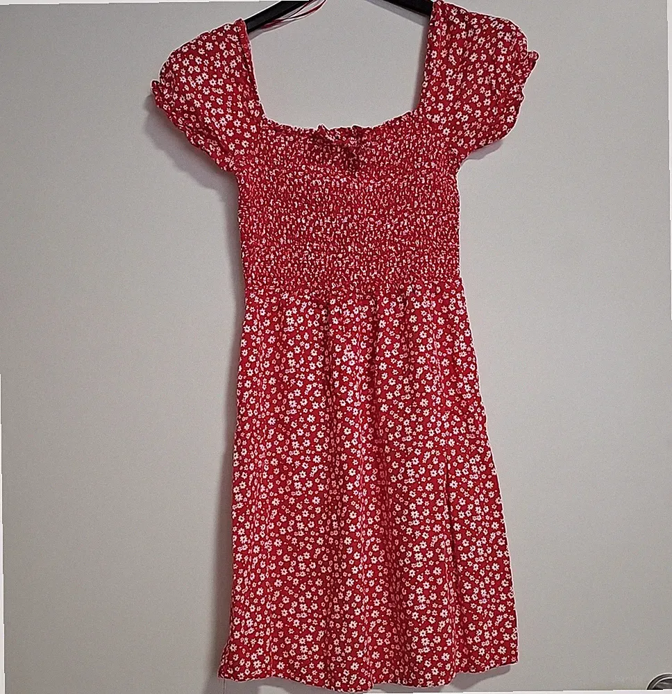 FB Sister Damen Kleid XXS rot/weiß Blumen A-Linie gesmokt Rüschen Puffärmel