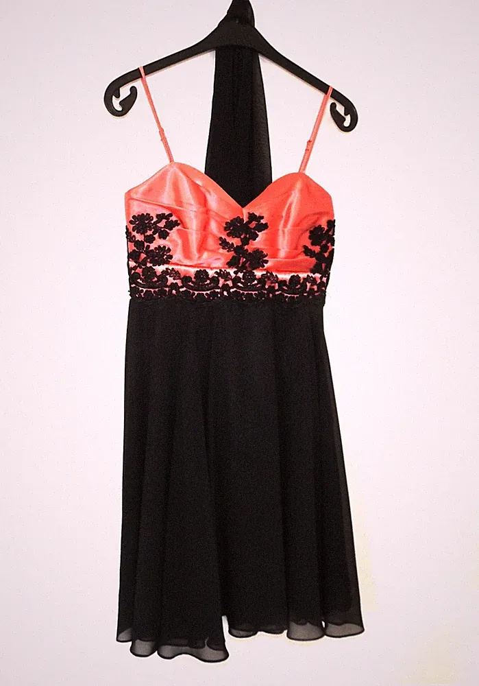 Festliches Kleid für Mädchen und Frauen von G.O.L
