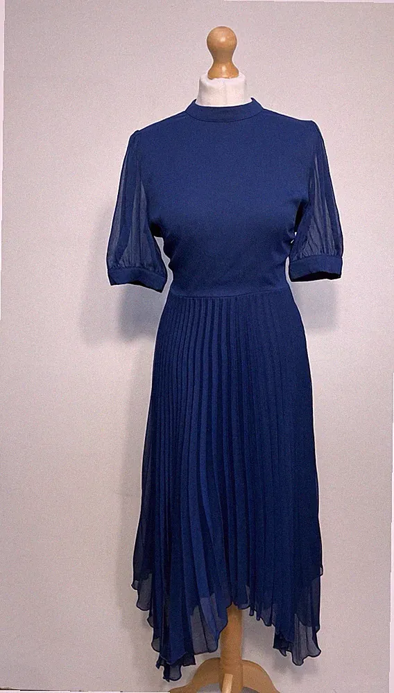 Finery Kleid Gr. UK 14 blau Taschensaum Plissee Midi Hochzeit Gast Event Party