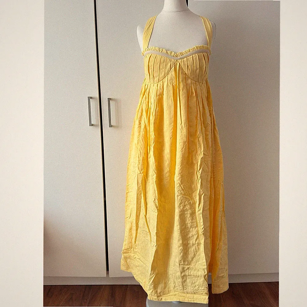 Free People Midikleid Mohn Größe XS gelb A-Linie Plissee Rüschen hinten offen