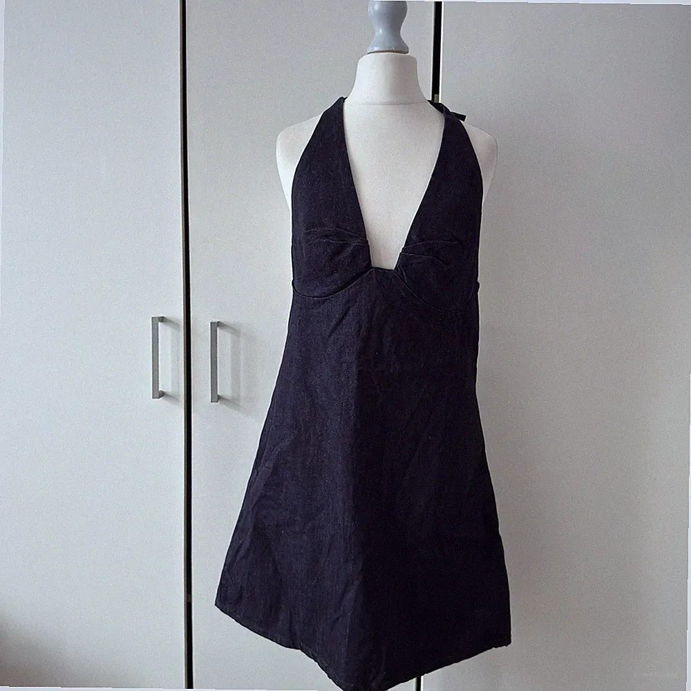 Free People Trevi Denim Minikleid Gr. M Neckholder V-Ausschnitt A-Linie Reißverschluss