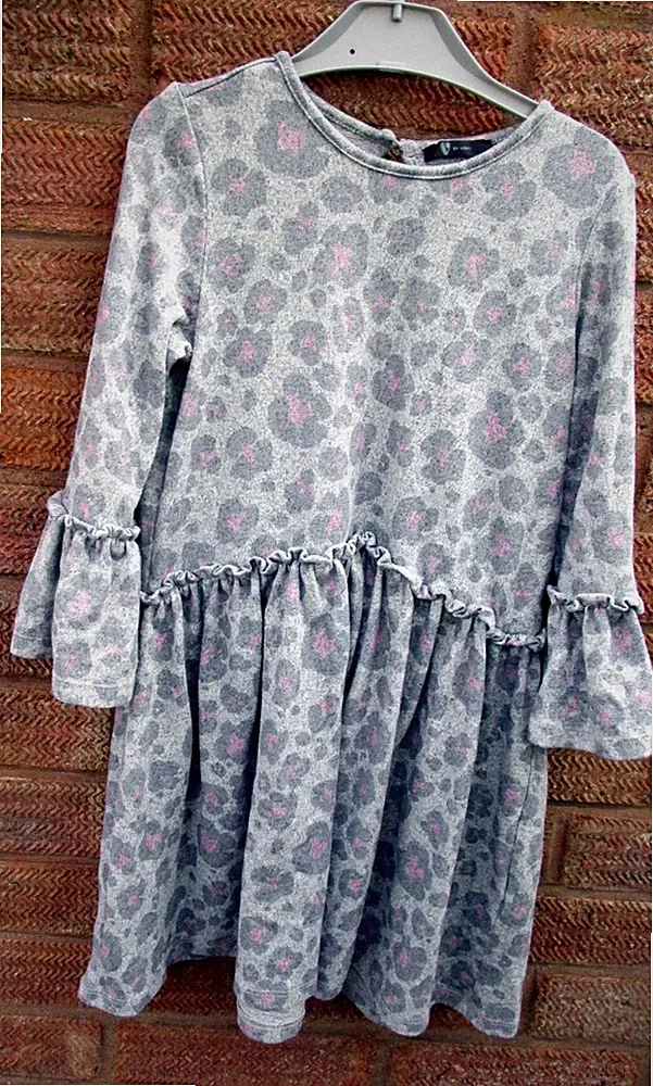 FREIZEITKLEID MÄDCHEN GRAU GEBLÜMT 7 Jahre