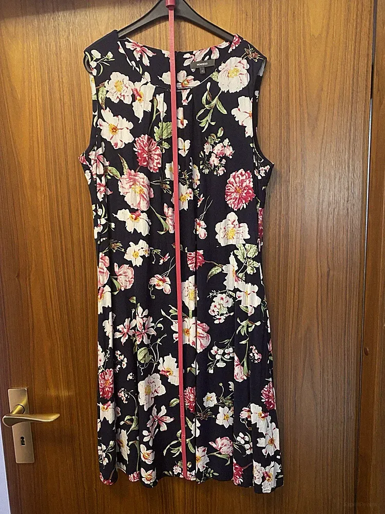 Geblümtes Sommer Kleid Montego Gr. 42 mit Gürtel Neuwertig