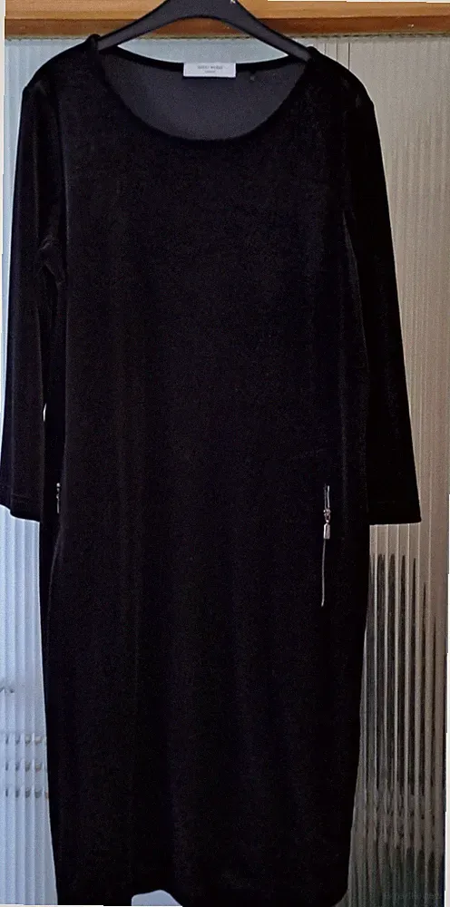 Gerry Weber schwarzes Samt-Etuikleid