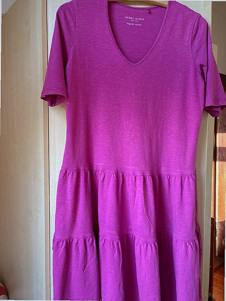 Gerry Weber ♥️ Sommerkleid 40 Stufenrock lila rosa pink einfarbig kurzärmelig