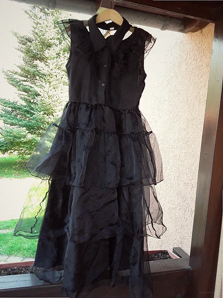 Gestuftes Wednesday Addams Kleid 140