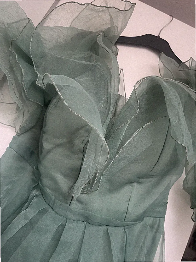 Gina Bacconi Damen Abendkleid lang grün Gr. M V-Ausschnitt Puffärmel Rüschen