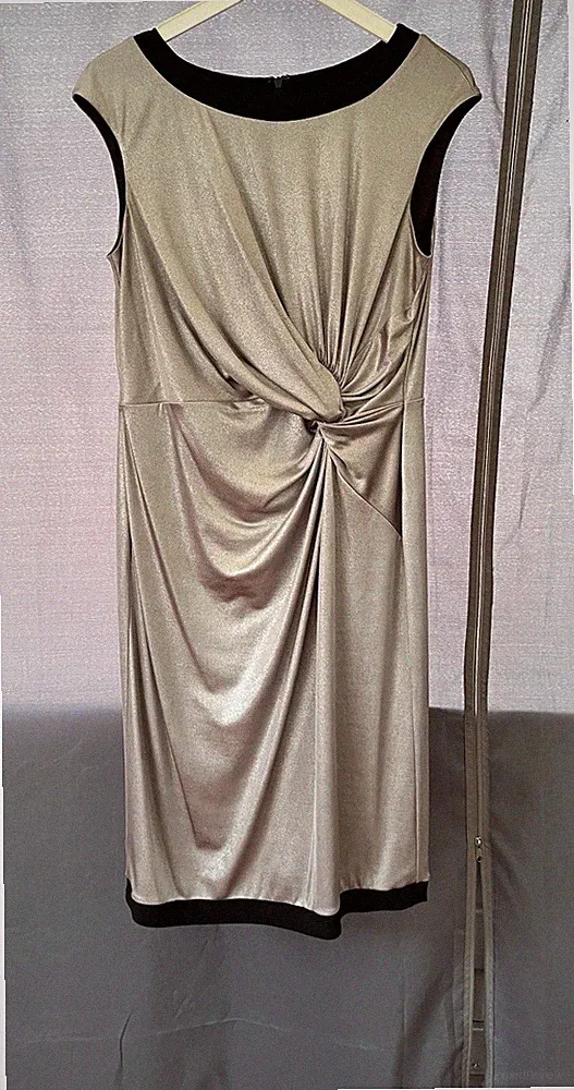 Gina Bacconi Damen Etuikleid Gr. 38 Silber/Schwarz Rundhals Kurzarm drapiert
