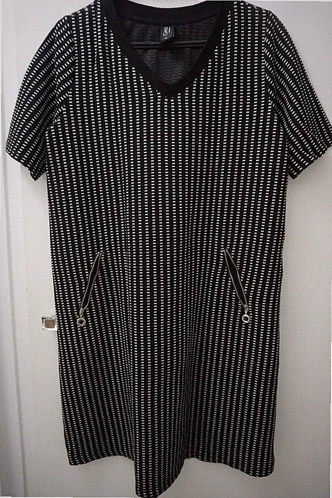 Gepunktet Etui kleid
