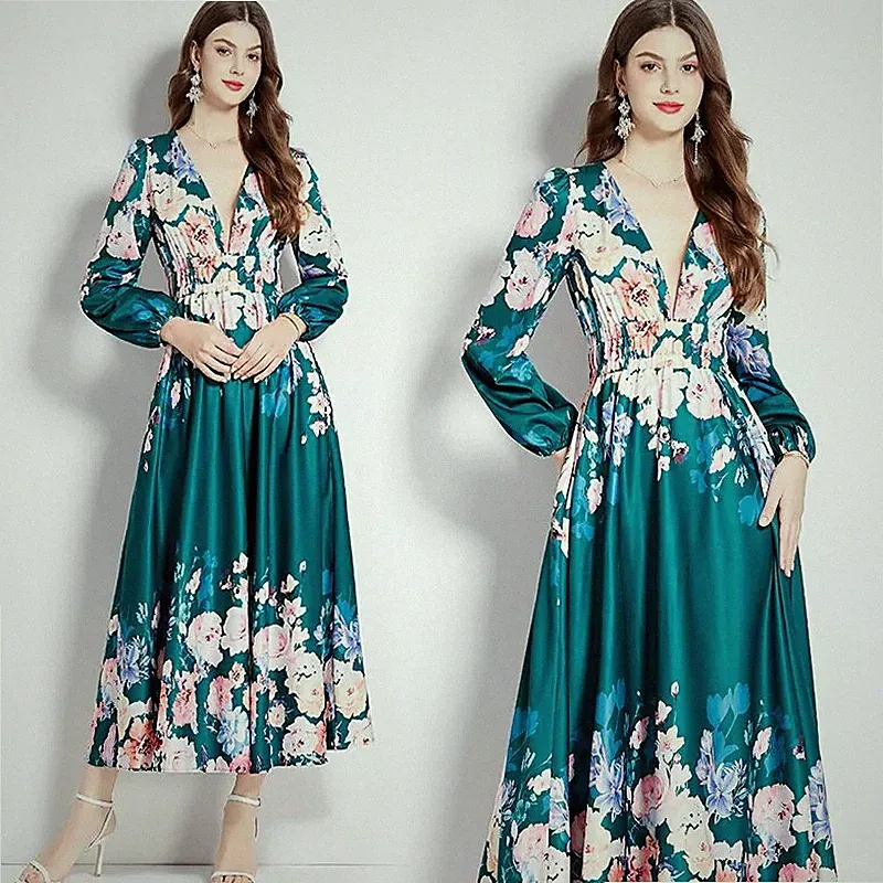 GIPSY Eleganter Bohoo Langer Weicher Schlupf Satin Kleid Grün Geschnitten