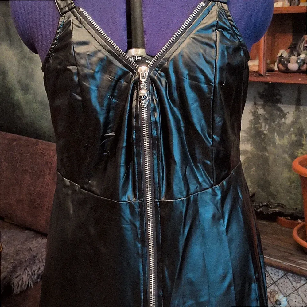 Gothic Kleid Von Killstar V-Ausschnitt Zip L/XL