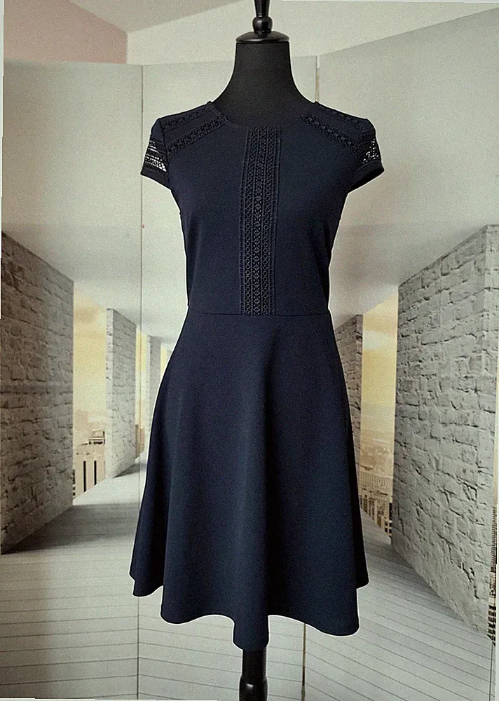 Gr S Elegantes Damenkleid A-Linie mit Spitze dunkelblau festlich Business