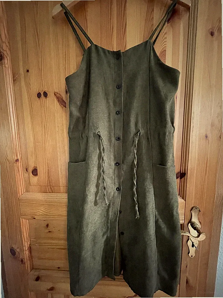 grünes ärmelloses Kleid mit Knopfleiste, Gr. M