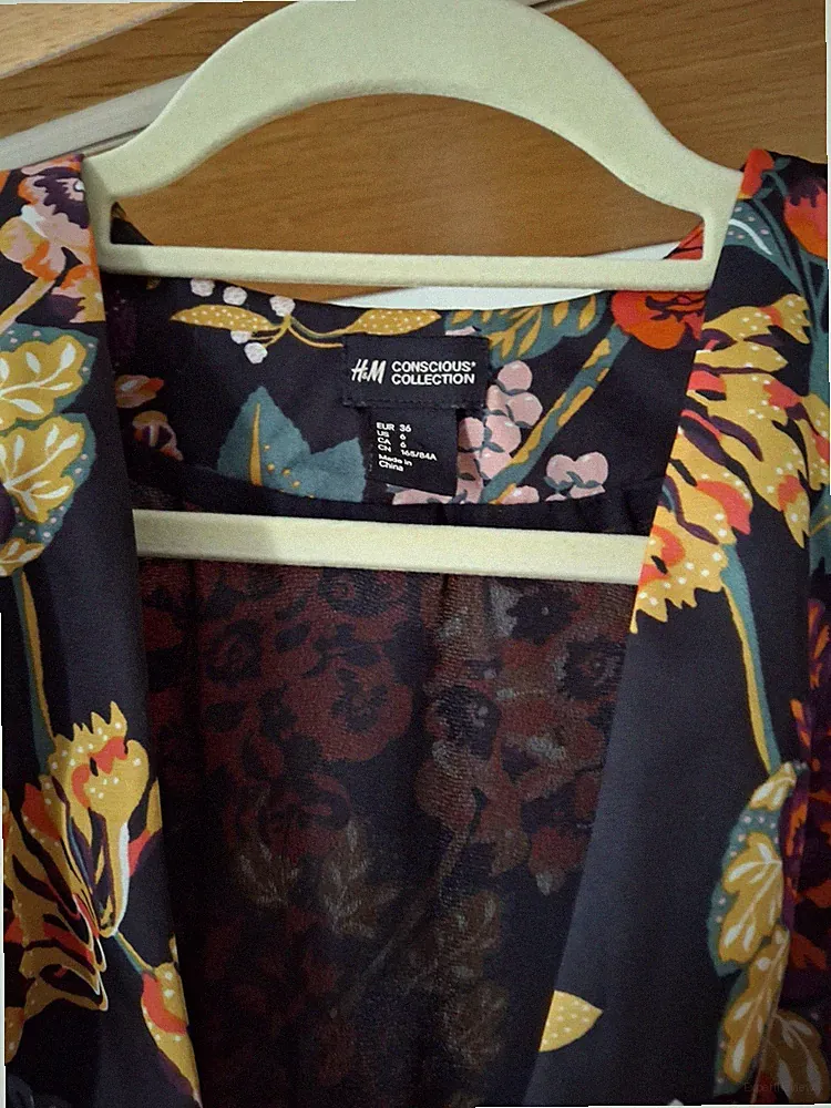 H&M A-Linien-Kleid Damen Gr. 36 mehrfarbig Blumen V-Ausschnitt 3/4-Arm