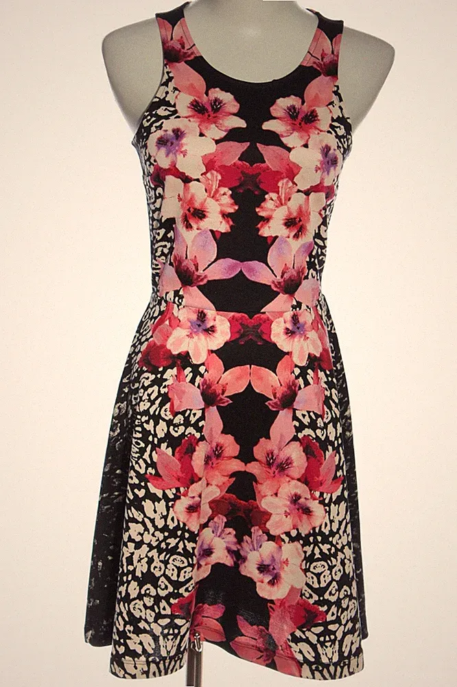 H&M A-Linien Kleid Damen Kleid Gr. DE 36 schwarz-pink-weiß Elegant