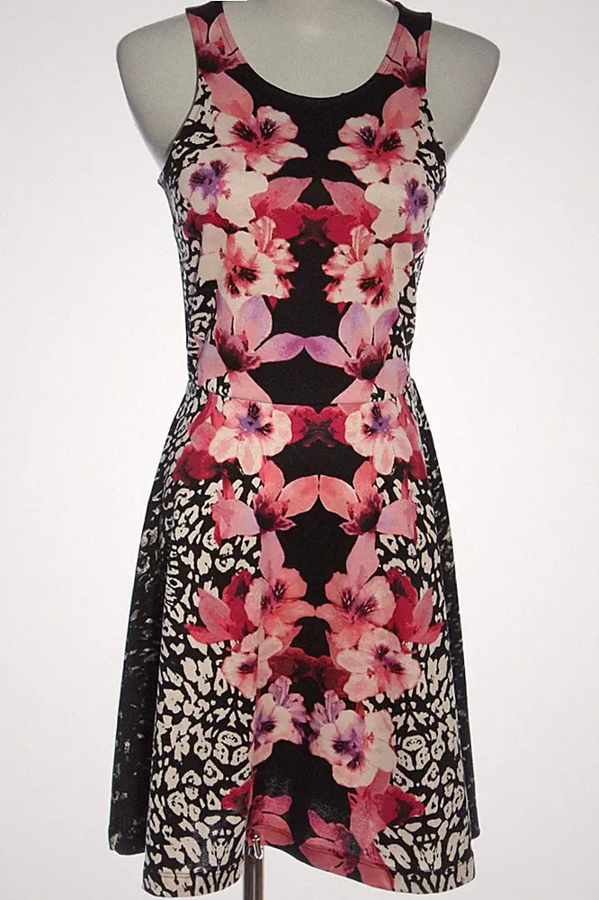 H&M A-Linien Kleid Damen Kleid Gr. DE 36 schwarz-pink-weiß Elegant