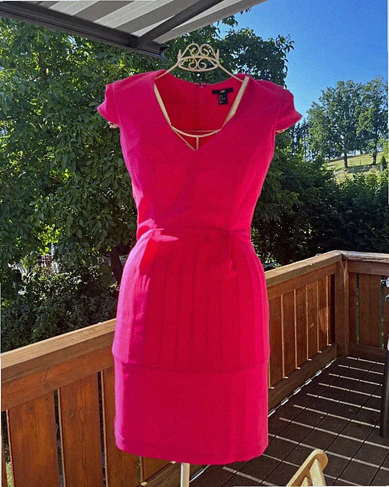 H&M Damen Etuikleid Pink Gr. 38 V-Ausschnitt Kurzarm knie lang tailliert Zip