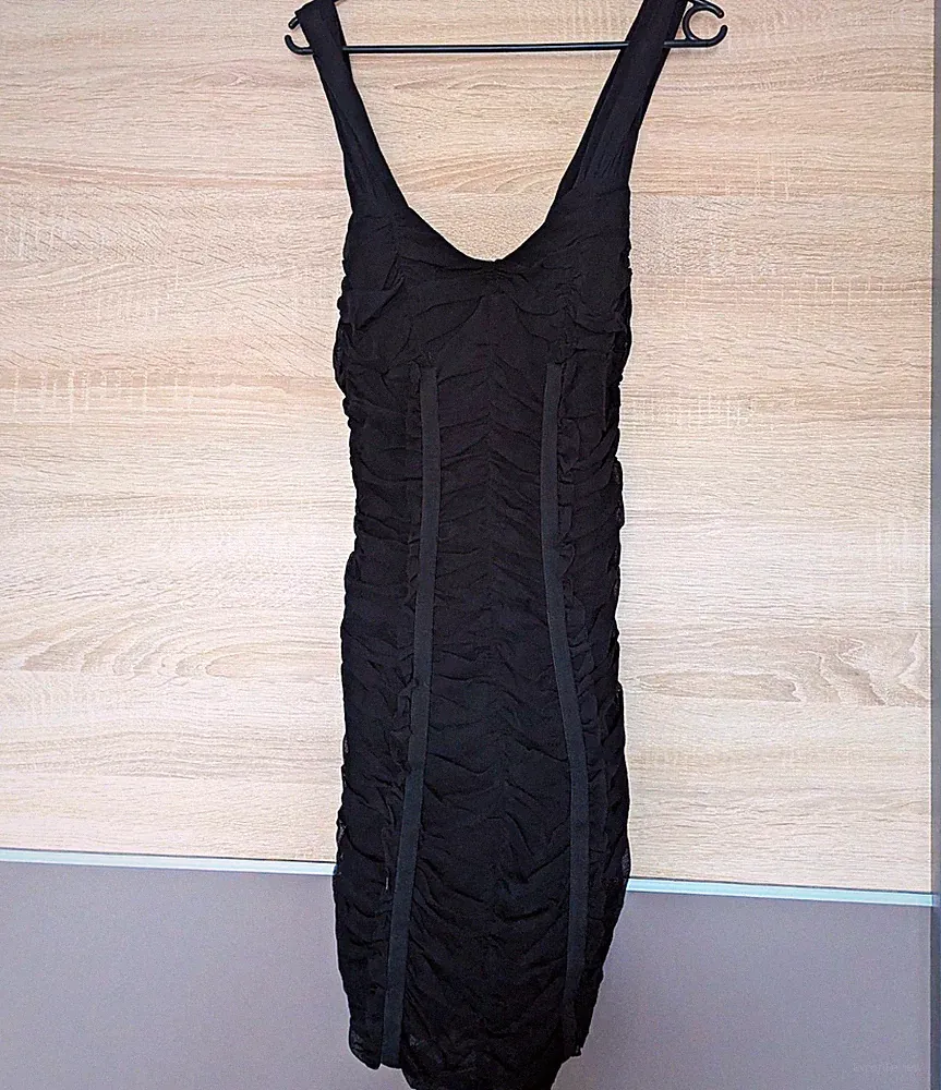 H&M Damen Etuikleid schwarz Mini V-Ausschnitt Raffung ärmellos Träger Gr. 38