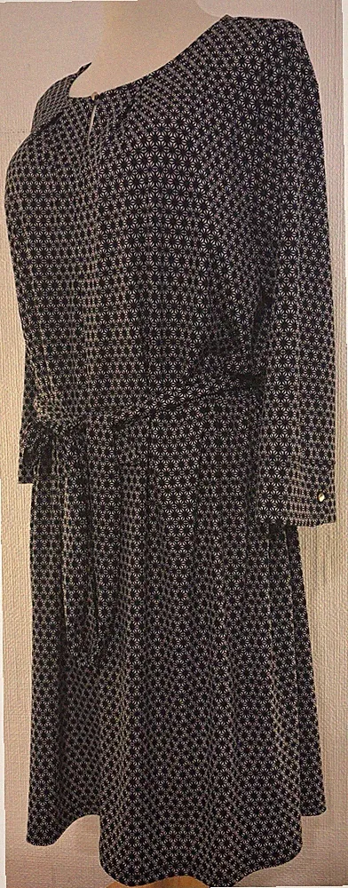 H&M Damen Kleid Gr.XL Schwarz, Weißes Muster/Sterne