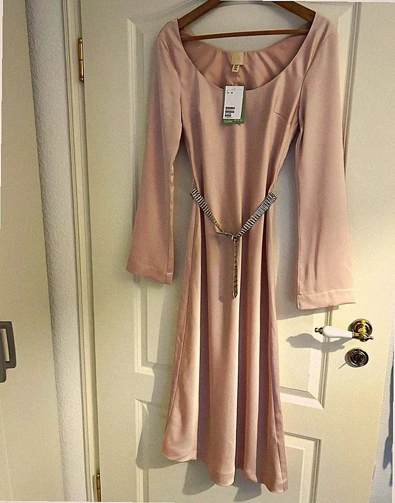 H&M Damen Midikleid Rosa Satin Gr.XS Langarm U-Ausschnitt A-Linie Kettengürtel