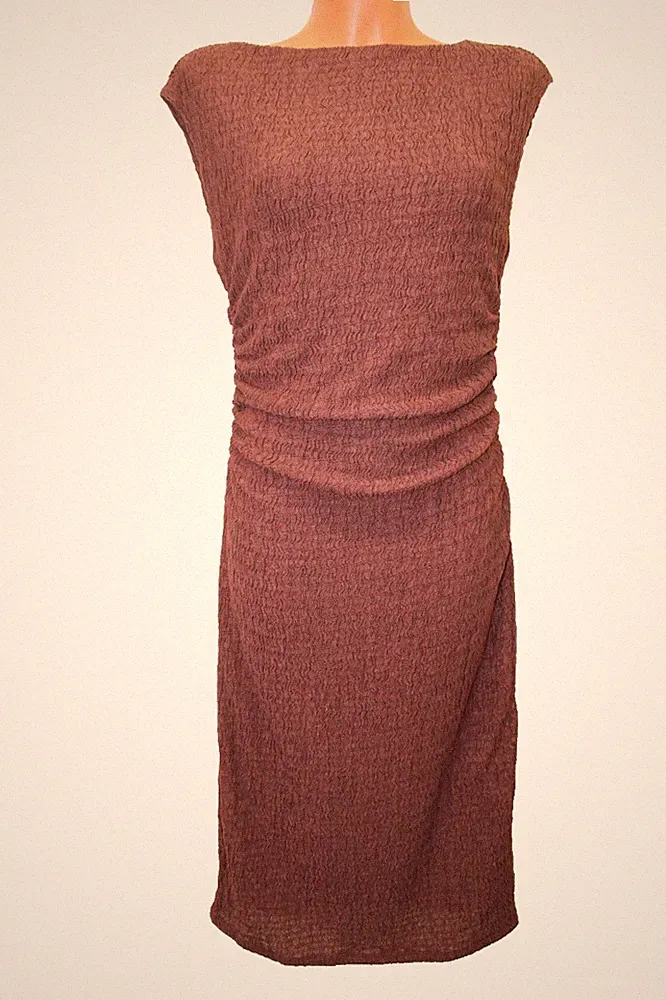 H&M enges Kleid M 38 Etuikleid braun ärmellos Crinkle Krepp stretchig knielang