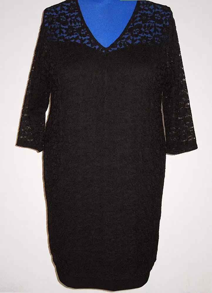 H&M+ Etuikleid Elastik-Spitze schwarz V-Ausschnitt vorne u. hinten 3XL Plus Size