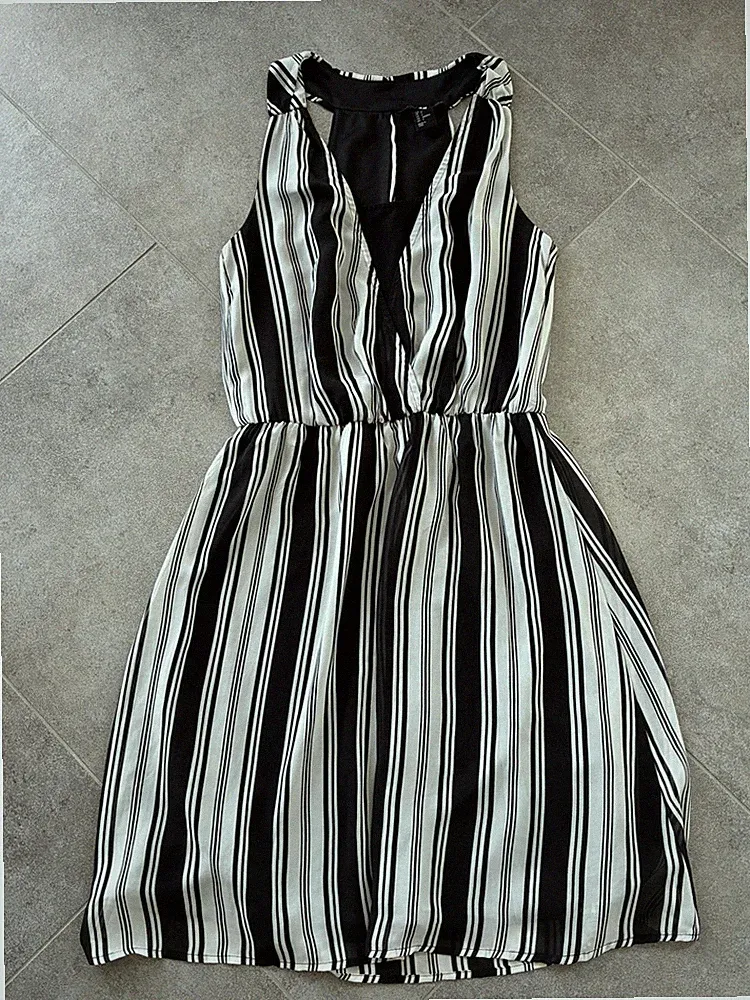 H&M Kleid Gr. 34 XS/S schwarz weiß gestreift
