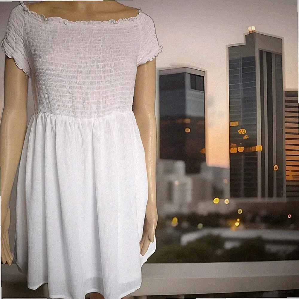 H&M Kleid Gr 42 L XL 44 Babydoll Empire gesmokt Carmenausschnitt schulterfrei