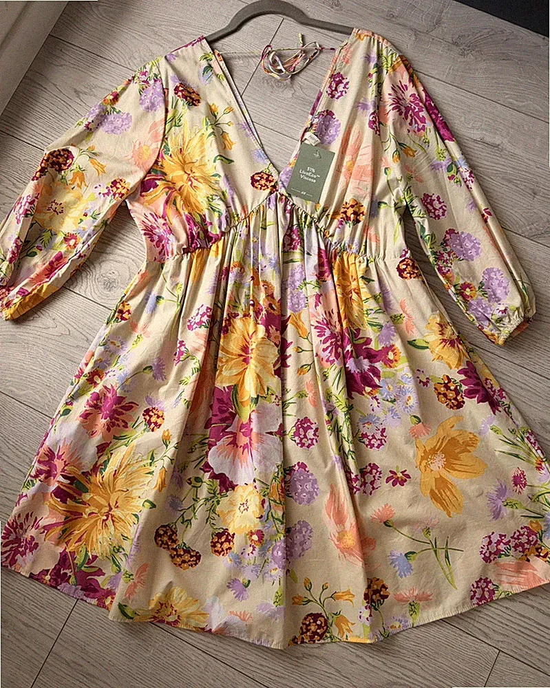 H & M Kleid tiefer Ausschnitt floral NEU mit Etikett Gr 44